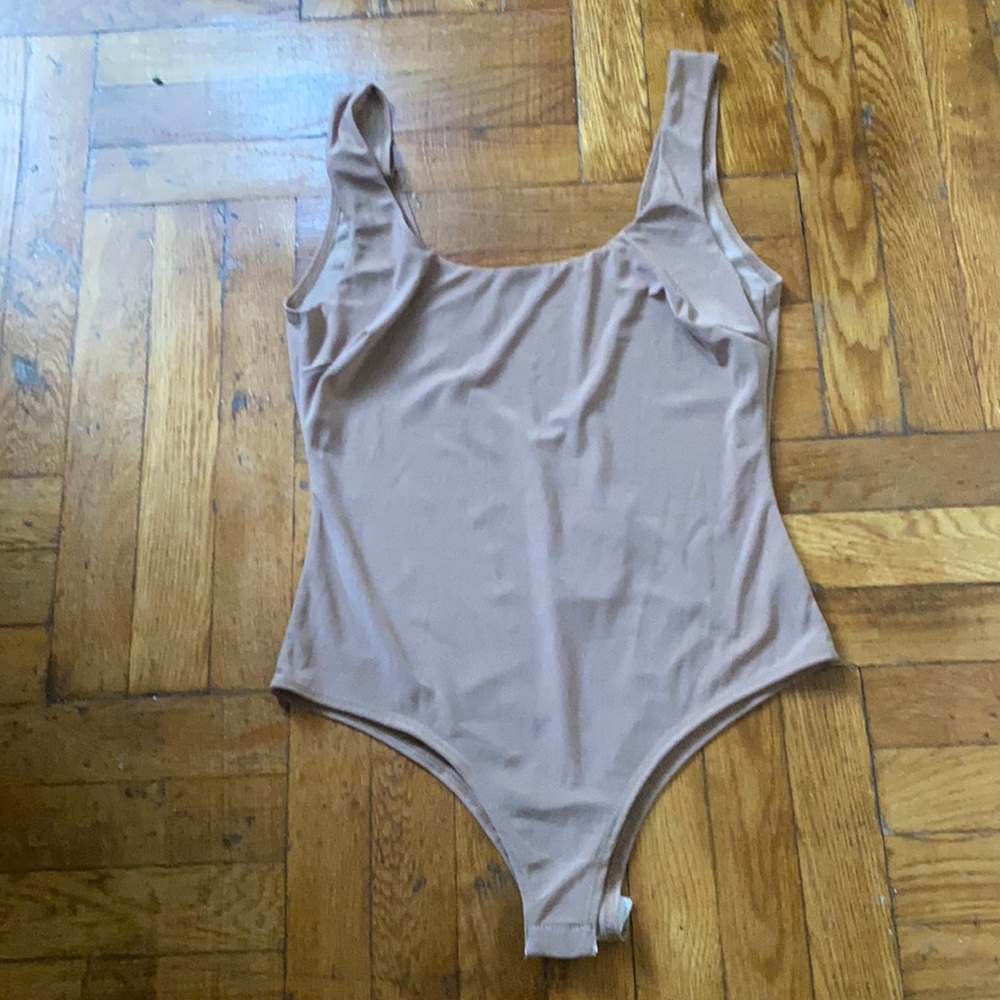 NWT Fashion Nova Nude Bodysuit - Size L